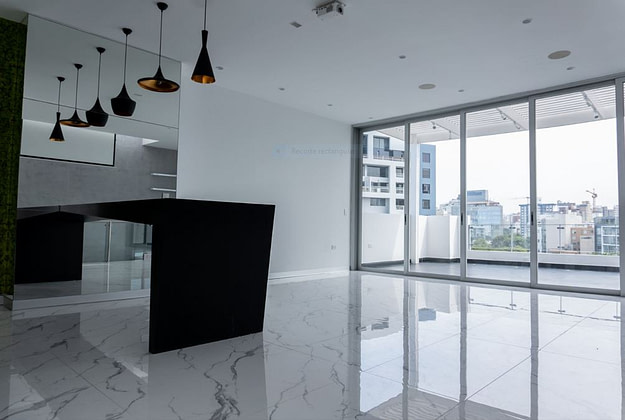 SE VENDE MODERNO PENTHOUSE CON TERRAZA EN LA DALMACIA MIRAFLORES