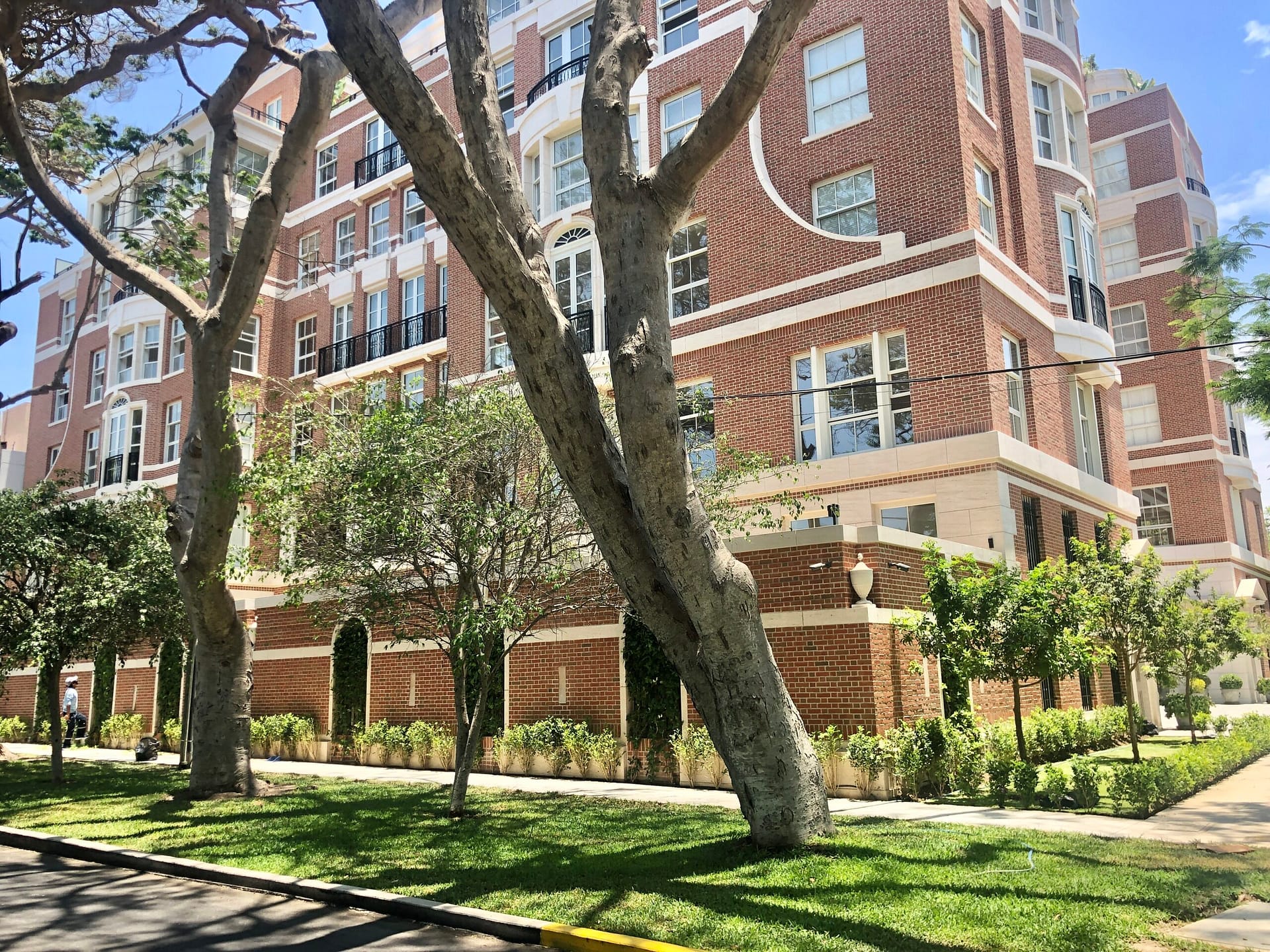 ESPECTACULAR 1ER PSIO TIPO CASA ESTRENO CON AMPLIO JARDIN Y TERRAZA FRENTE A PARQUE