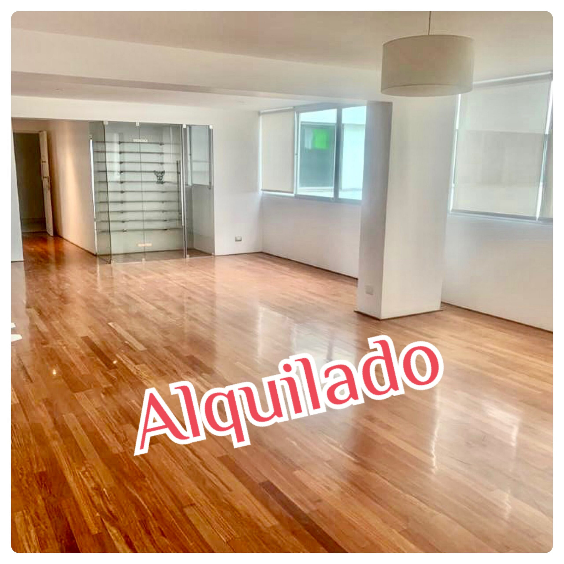 Se alquila moderno departamento remodelado con linda vista al Golf